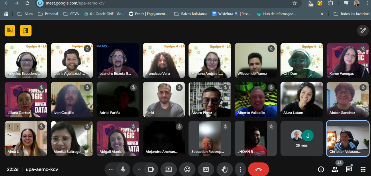 Equipos colaborando en sesión de trabajo Equipos colaborando en sesión de trabajo